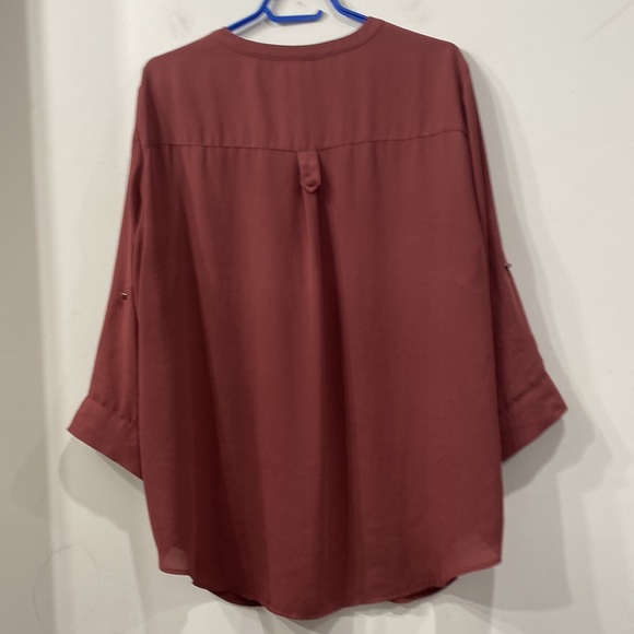 Torrid Harper Georgette Pullover Top/ Blouse 3/4 sleeve in Maroon size 2 - Picture 8 of 12